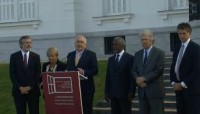 Internationale Delegation auf Friedenskonferenz in Donostia