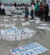 Mahnwache vor dem Krankenhaus in Donostia 